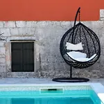 Islander House With Pool *