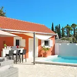 Islander House With Pool
