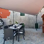 Islander House With Pool Semesterbostad Trogir