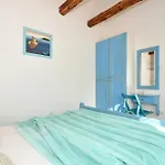 Islander House With Pool