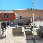 Дом отдыха Islander House With Pool Трогир