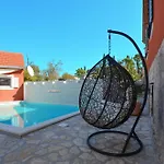 Islander House With Pool * Трогир