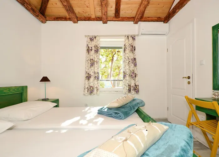 Islander House With Pool Holiday home *