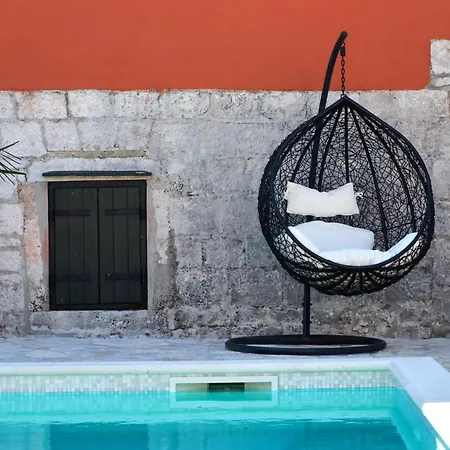 Islander House With Pool *
