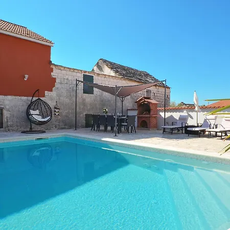 Islander House With Pool بيت للعطل *