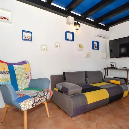 بيت للعطل Islander House With Pool تروغير