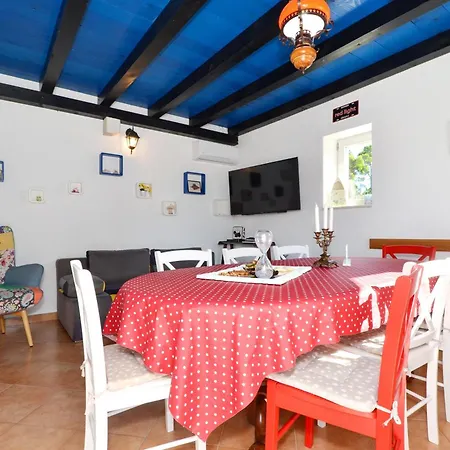 بيت للعطل Islander House With Pool *