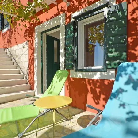 بيت للعطل Islander House With Pool *