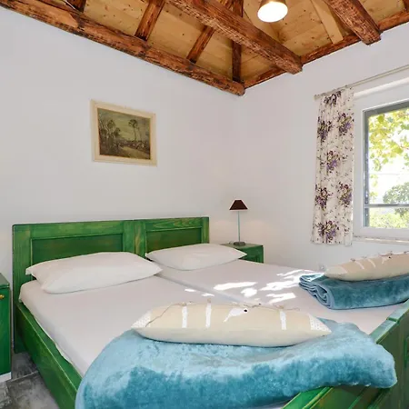 بيت للعطل Islander House With Pool *